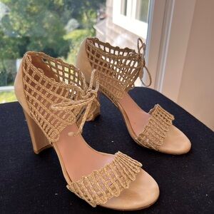 Stuart Weisman, heels in beige.